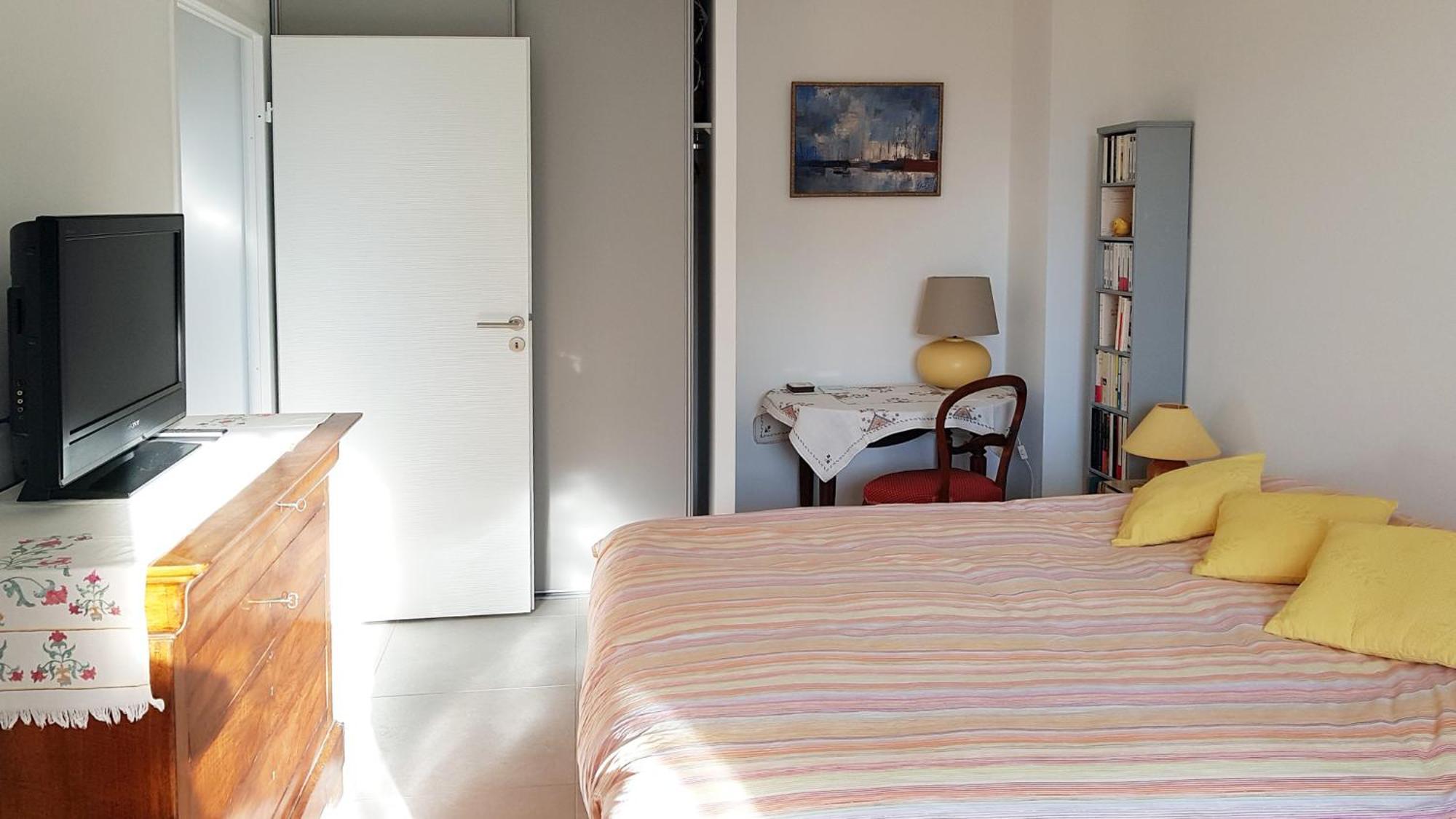 Appartement Centre Ville Beaux Arts 2 Personnes Calme Et Confort มงต์เปอลิเยร์ ภายนอก รูปภาพ